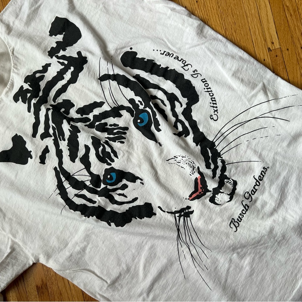 Vintage 90s Busch gardens t shirt